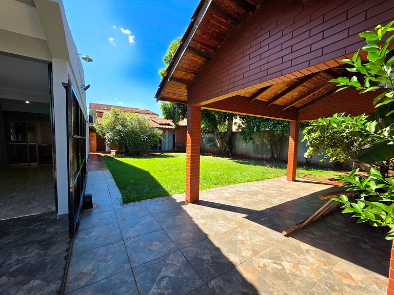 Casa Quintal Amplo prox Cataratas 4 quartos