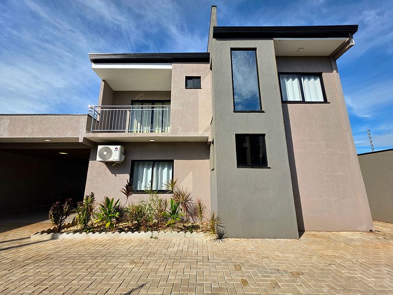 Casa Ampla prox Av. Cataratas, Centro e Argentina