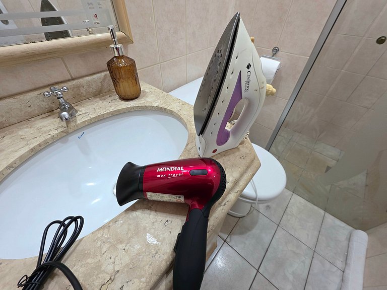 Studio ao lado da Av. das Cataratas, prox centro