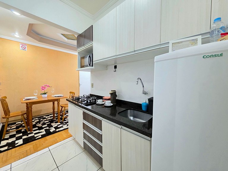 Studio ao lado da Av. das Cataratas, prox centro