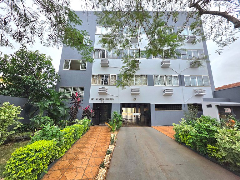 Studio ao lado da Av. das Cataratas, prox centro