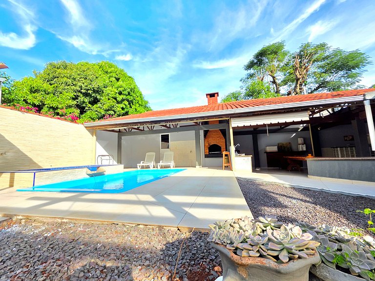 Casa Ampla Área de Lazer prox Centro e Cataratas