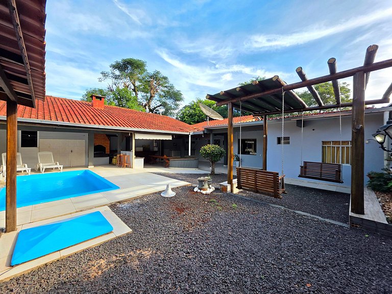 Casa Ampla Área de Lazer prox Centro e Cataratas