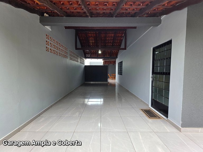 Casa ao lado da Av Das Cataratas com quintal