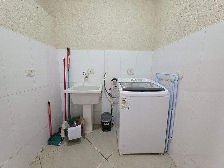 Sobrado ao lado Paraguai garagem e churrasqueira