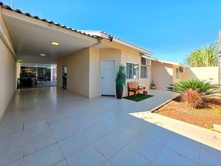 Casa 2 Suítes + 2 quartos piscina e churrasqueira