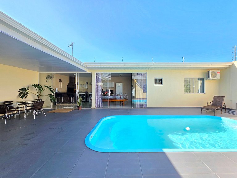 Casa 2 Suítes + 2 quartos piscina e churrasqueira