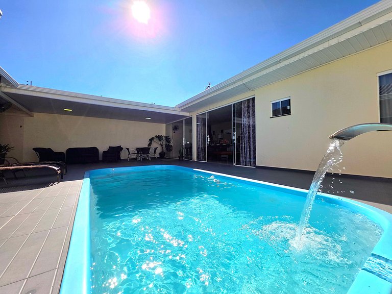 Casa 2 Suítes + 2 quartos piscina e churrasqueira