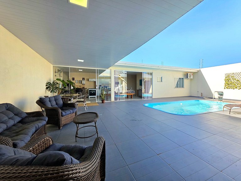Casa 2 Suítes + 2 quartos piscina e churrasqueira