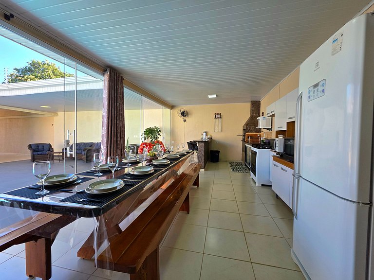 Casa 2 Suítes + 2 quartos piscina e churrasqueira