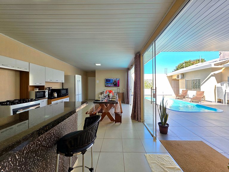 Casa 2 Suítes + 2 quartos piscina e churrasqueira