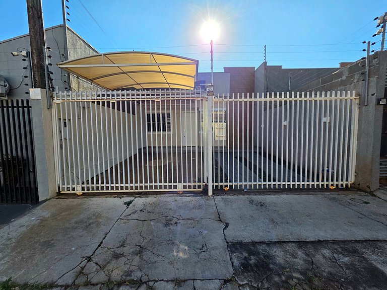 2 quartos ao lado Gin Costa Cavalcanti 10 m centro