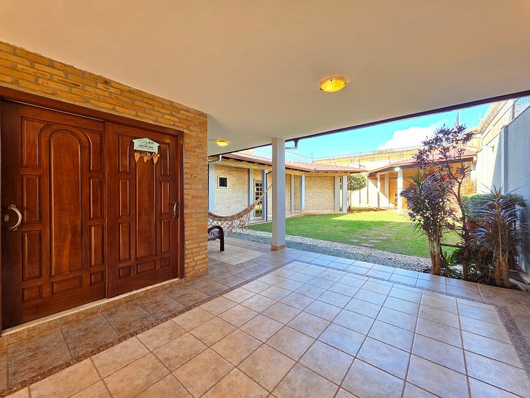 Casa 4 suítes em bairro nobre de Foz