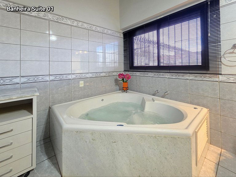 Casa 4 suítes em bairro nobre de Foz