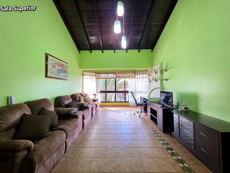 Casa 4 suítes em bairro nobre de Foz
