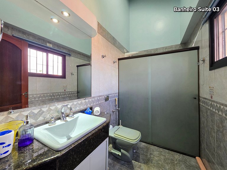 Casa 4 suítes em bairro nobre de Foz