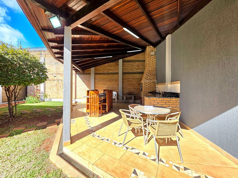 Casa 4 suítes em bairro nobre de Foz