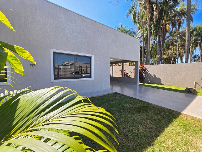 2 suítes e 2 quartos bairro tranquilo prox centro