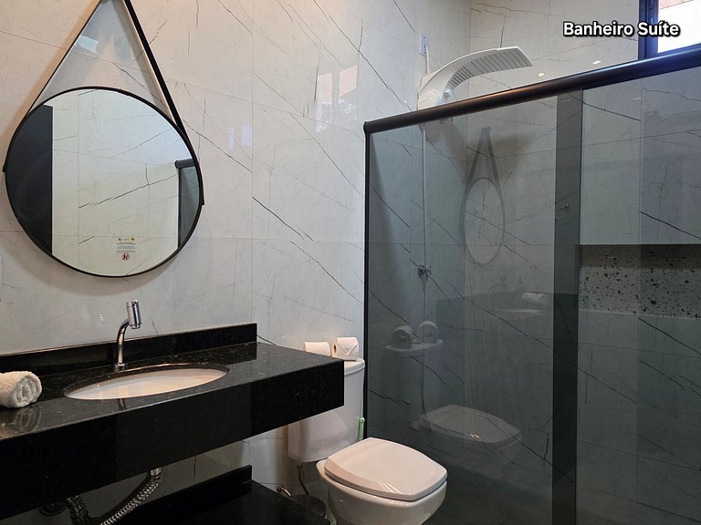 2 suítes e 2 quartos bairro tranquilo prox centro