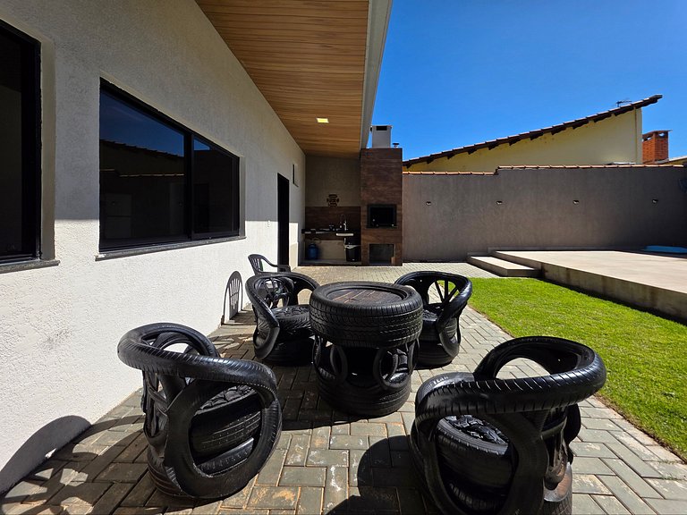 2 suítes e 2 quartos bairro tranquilo prox centro
