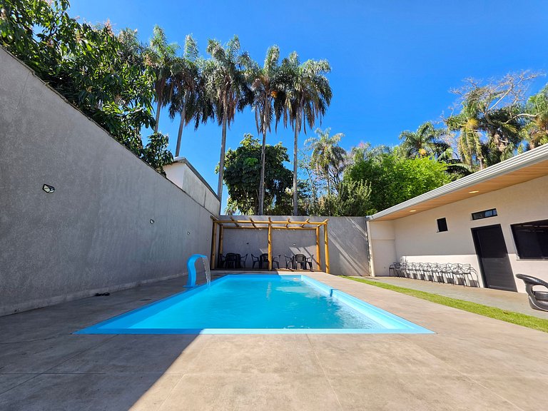 2 suítes e 2 quartos bairro tranquilo prox centro