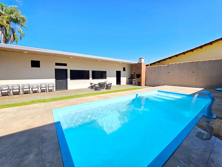 2 suítes e 2 quartos bairro tranquilo prox centro
