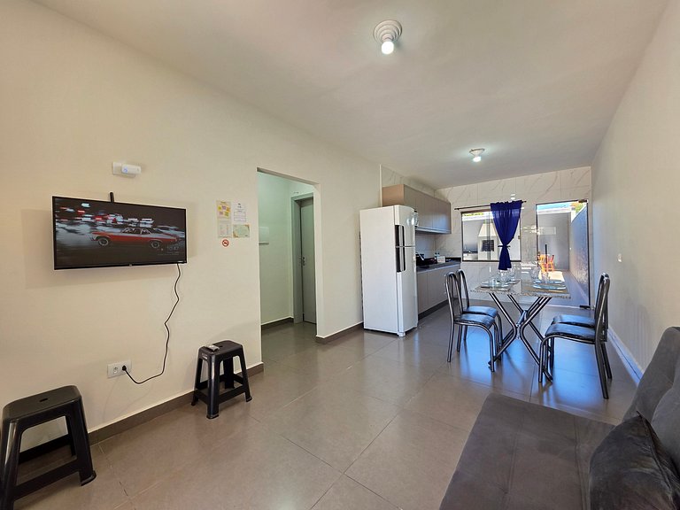 Casa 01 com 2 quartos, churrasqueira 15min centro
