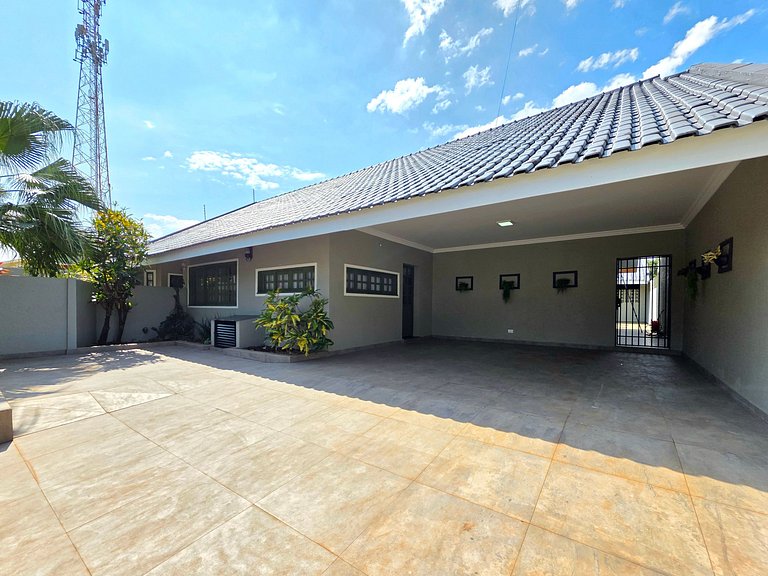 Casa Alto Padrão 4 Quartos Piscina e Sauna