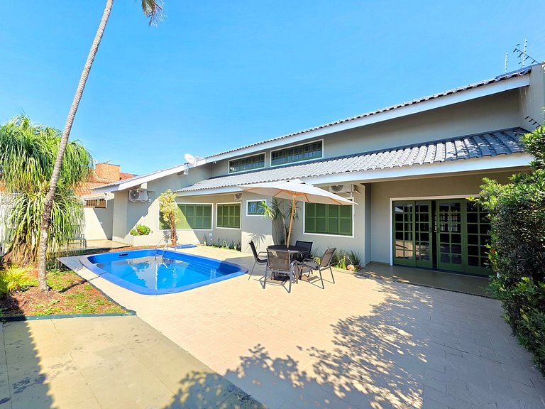 Casa Alto Padrão 4 Quartos Piscina e Sauna