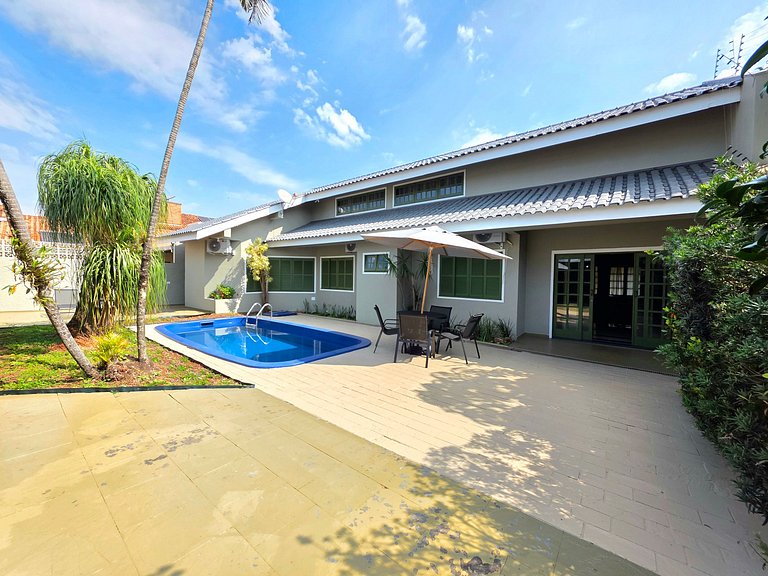 Casa Alto Padrão 4 Quartos Piscina e Sauna