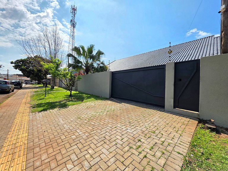 Casa Alto Padrão 4 Quartos Piscina e Sauna