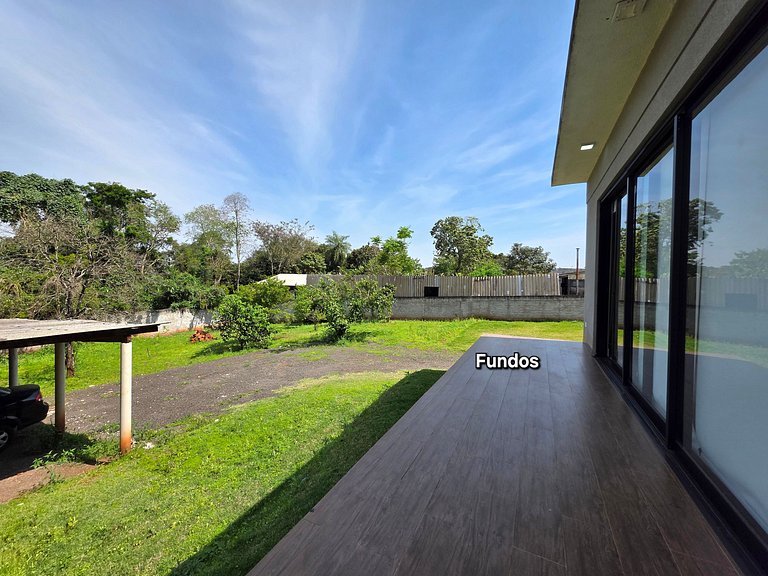 Apt térreo amplo 2 quartos prox do Paraguai