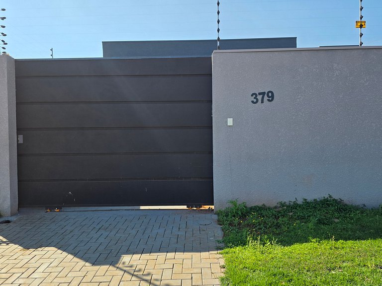 Casa novíssima com piscina ao lado do Centro