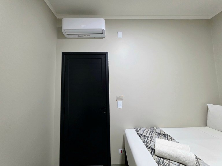 Casa novíssima com piscina ao lado do Centro