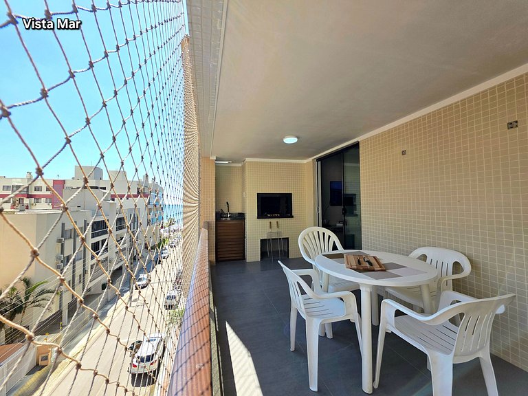 Cobertura com 4 quartos quadra do Mar Meia Praia