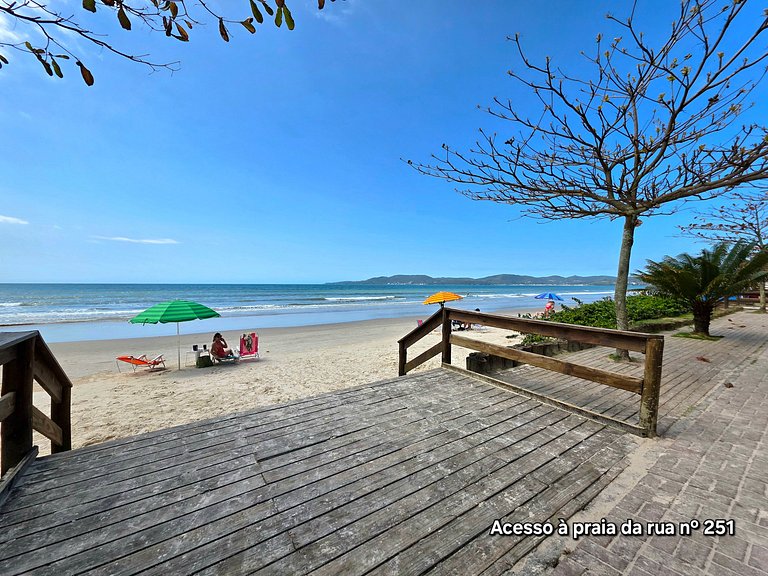 Apt Novo a poucos passos do mar em Meia Praia
