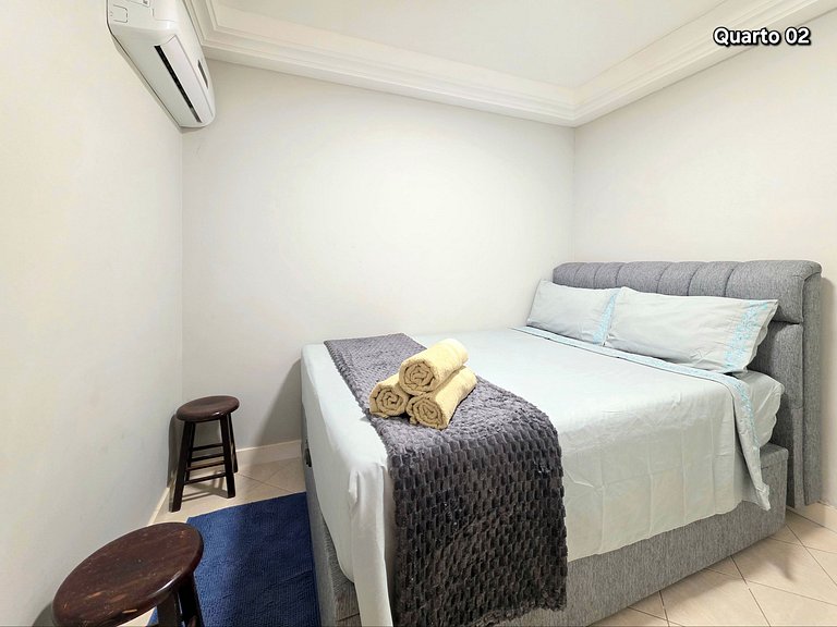 Apt 4 Quartos com Ar Condicionado 130m da Praia