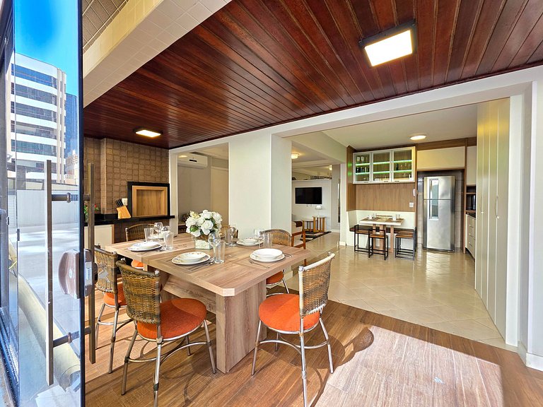 Apt 4 Quartos com Ar Condicionado 130m da Praia
