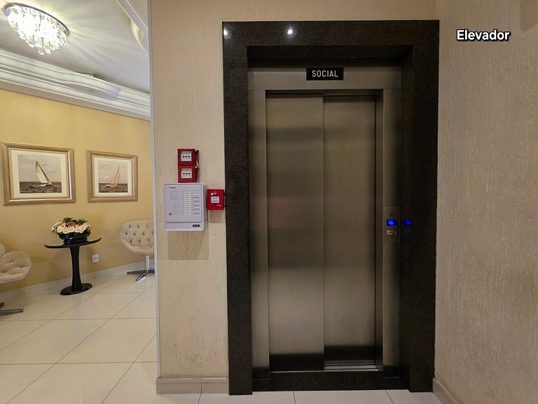 Apt 4 Quartos com Ar Condicionado 130m da Praia