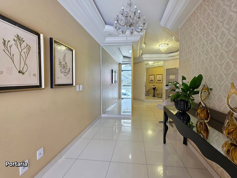 Apt 4 Quartos com Ar Condicionado 130m da Praia
