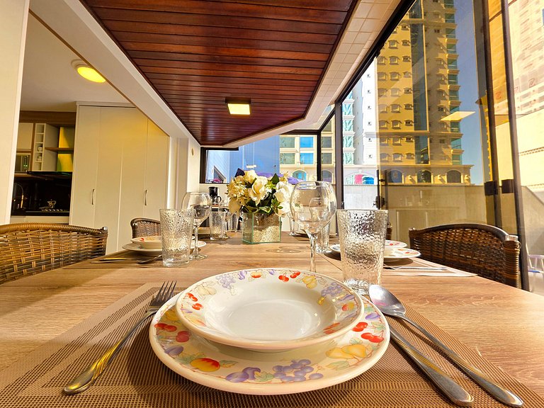 Apt 4 Quartos com Ar Condicionado 130m da Praia