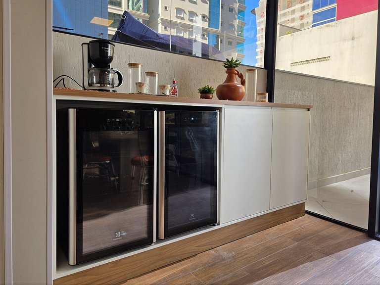 Apt 4 Quartos com Ar Condicionado 130m da Praia