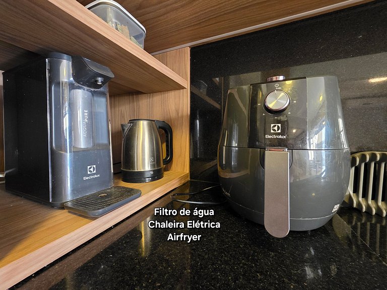 Apt 4 Quartos com Ar Condicionado 130m da Praia
