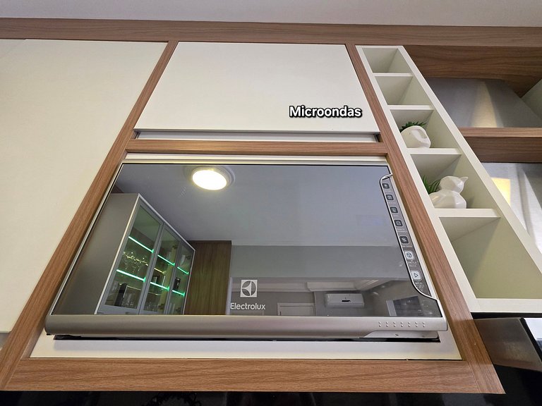 Apt 4 Quartos com Ar Condicionado 130m da Praia
