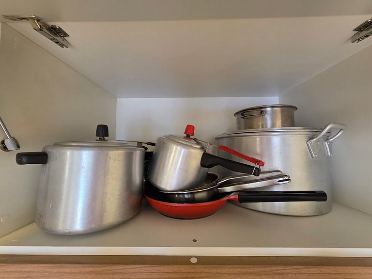Apt 4 Quartos com Ar Condicionado 130m da Praia