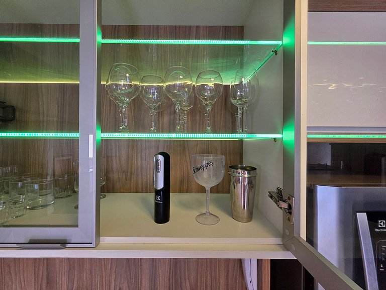 Apt 4 Quartos com Ar Condicionado 130m da Praia