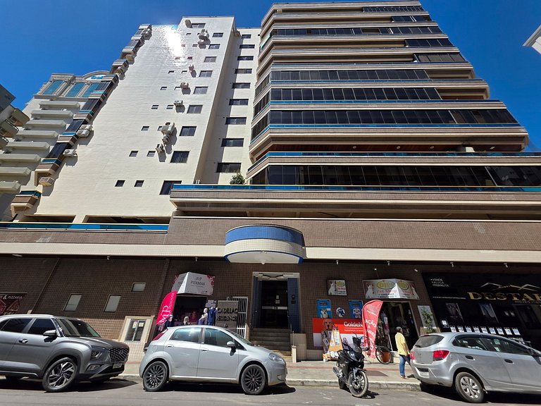 Apt 4 Quartos com Ar Condicionado 130m da Praia