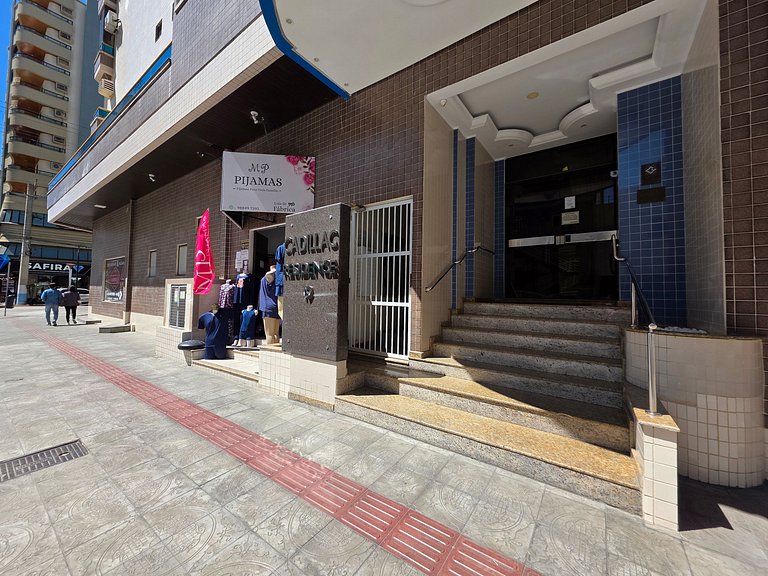 Apt 4 Quartos com Ar Condicionado 130m da Praia