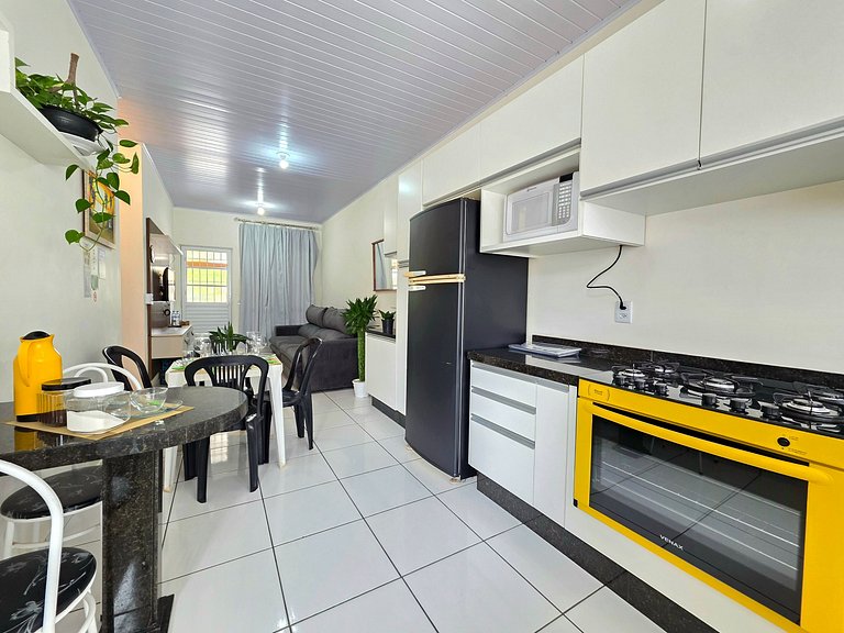 Casa 2 quartos em bairro tranquilo 5 min centro