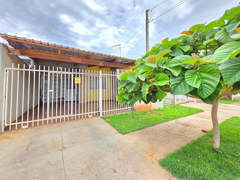 Casa 2 quartos em bairro tranquilo 5 min centro